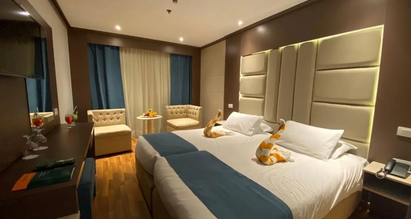 Royal Esadora Nile Cruise (or similar 5★)