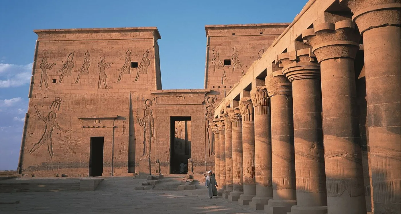 Pharaohs & Feluccas – a royal Egypt tour with a 5-star Nile cruise - Image 2