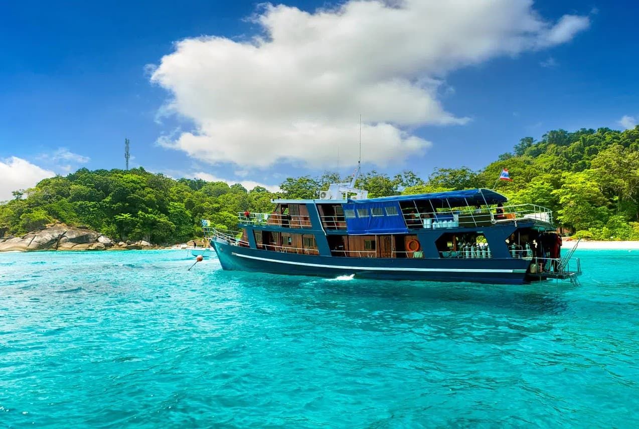 Coral Island by speedboat 1