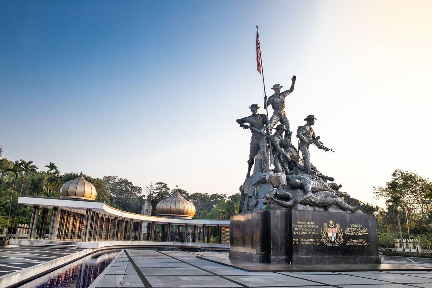 Kuala Lumpur city tour and Petronas Towers 1