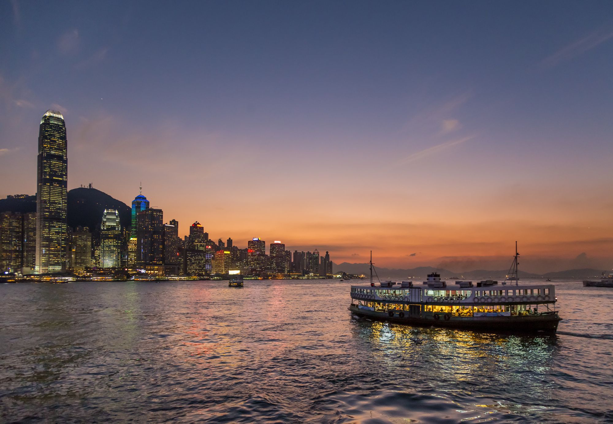 Marina Bay Sands and the Merlion at sunset, Singapore - Image 10